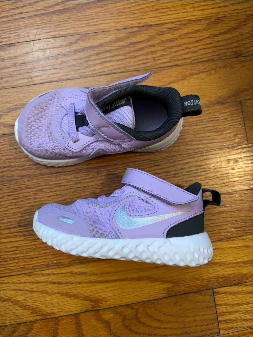 Nike Revolution Sneakers
